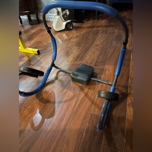 Blue and Black Home Fitness Ab Roller